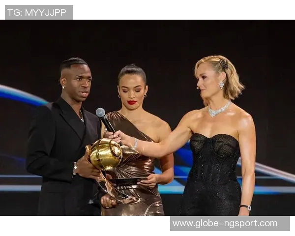 维蒂尼亚荣膺环足奖年度最佳中场助巴黎夺得六冠与欧国联冠军 维蒂尼亚荣膺环足奖年度最佳中场助巴黎夺得六冠与欧国联冠军