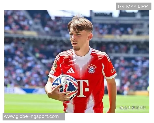 德天空报道17岁边锋麦克冬窗转会几乎不可能今夏或将被拜仁外租